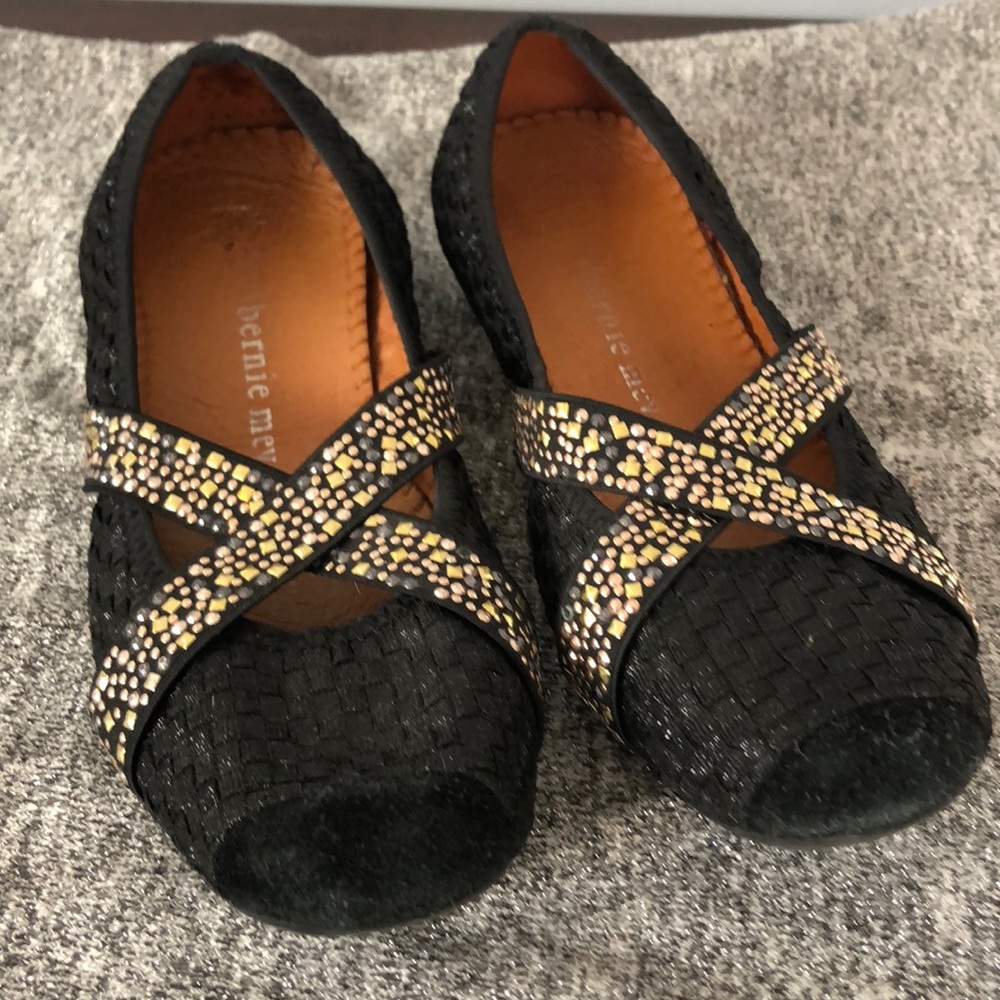 Bernie Mev flats